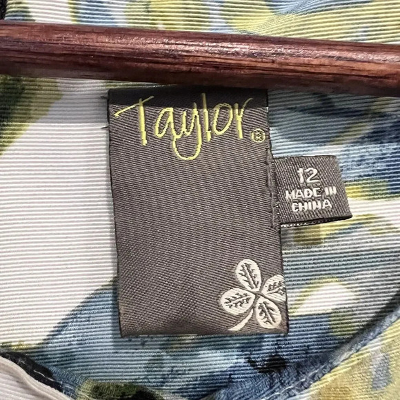 Taylor Size 12 Fit & Flare Dress Green Sleeveless Floral Pattern Lined Pleated - Picture 8 of 12